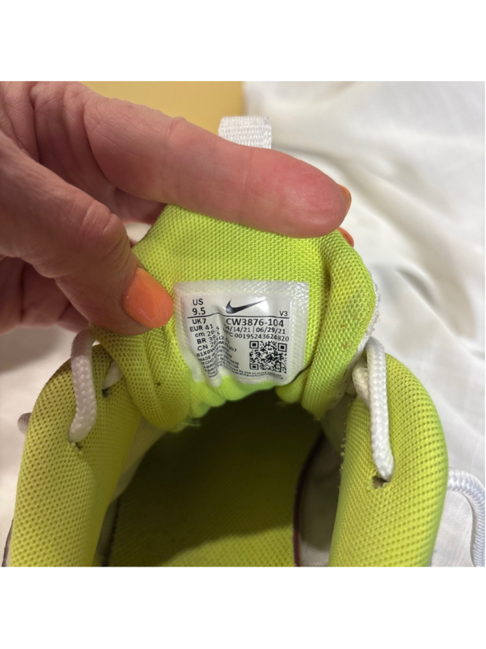 Nike Wmns Zoom Air Fire 'Summit White Volt' sz 9.5 - Picture 7 of 7